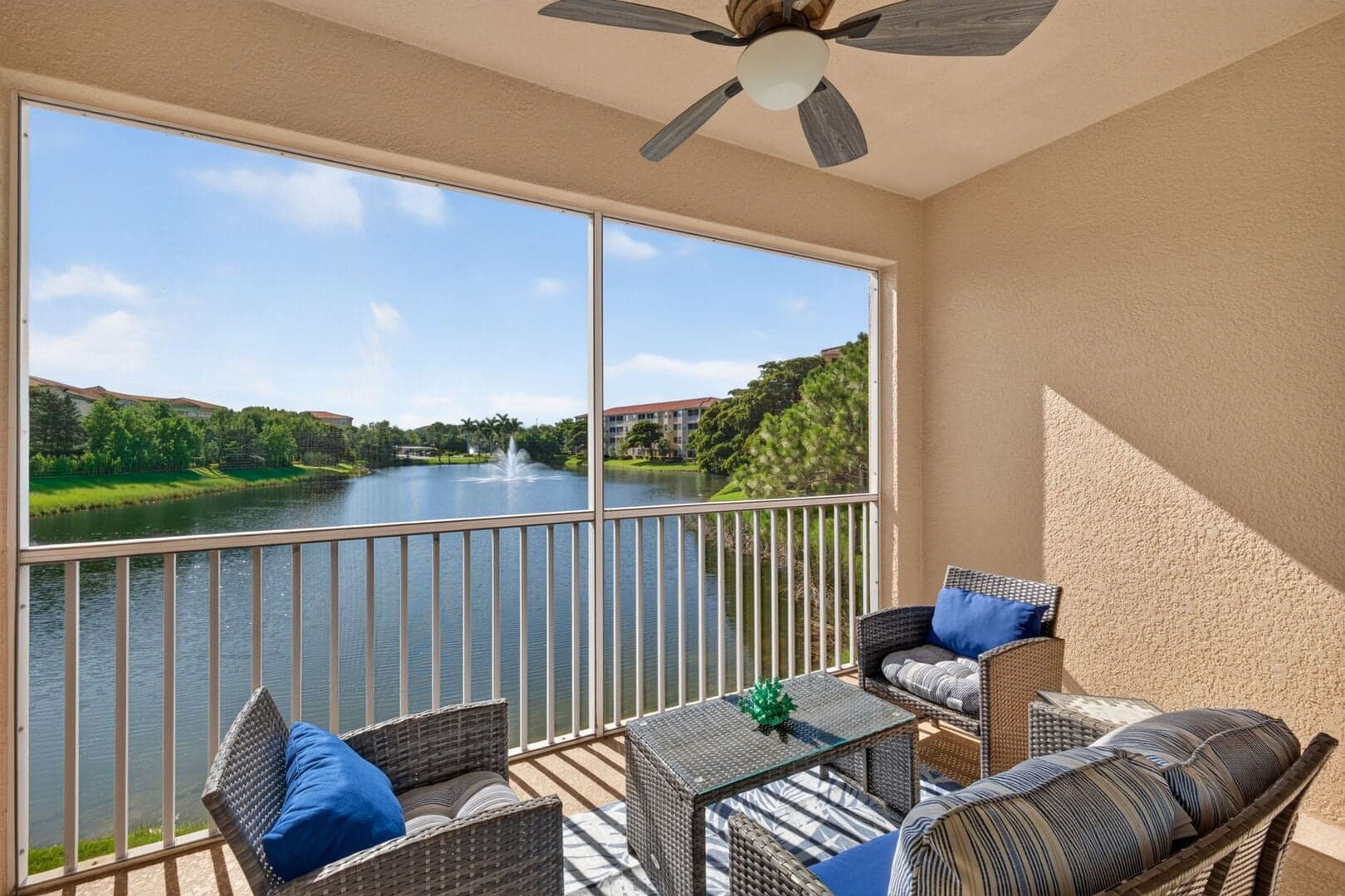 Riverwalk 325