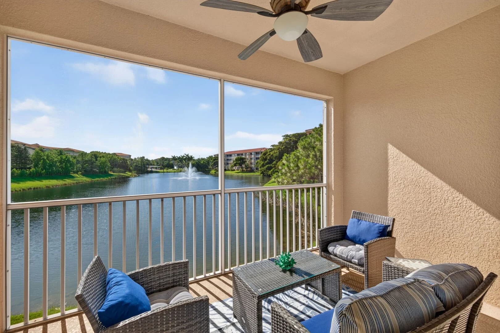 Riverwalk 325