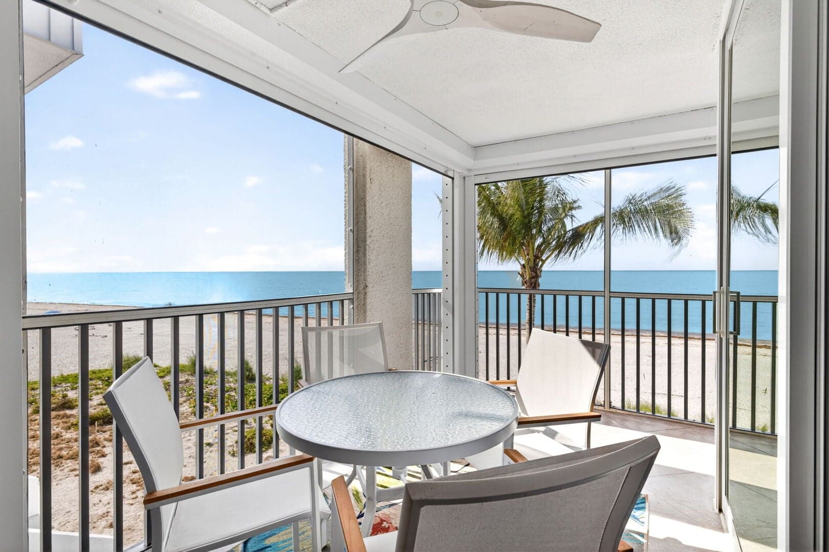 Island Beach Club 320D