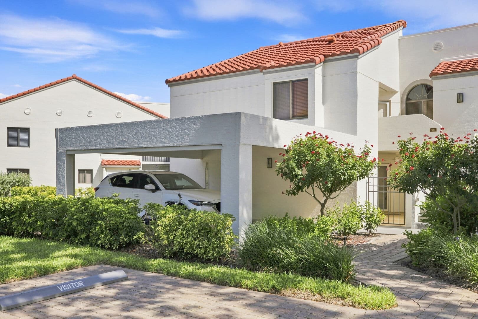 BW 637-104 - 637 Beachwalk Circle #104