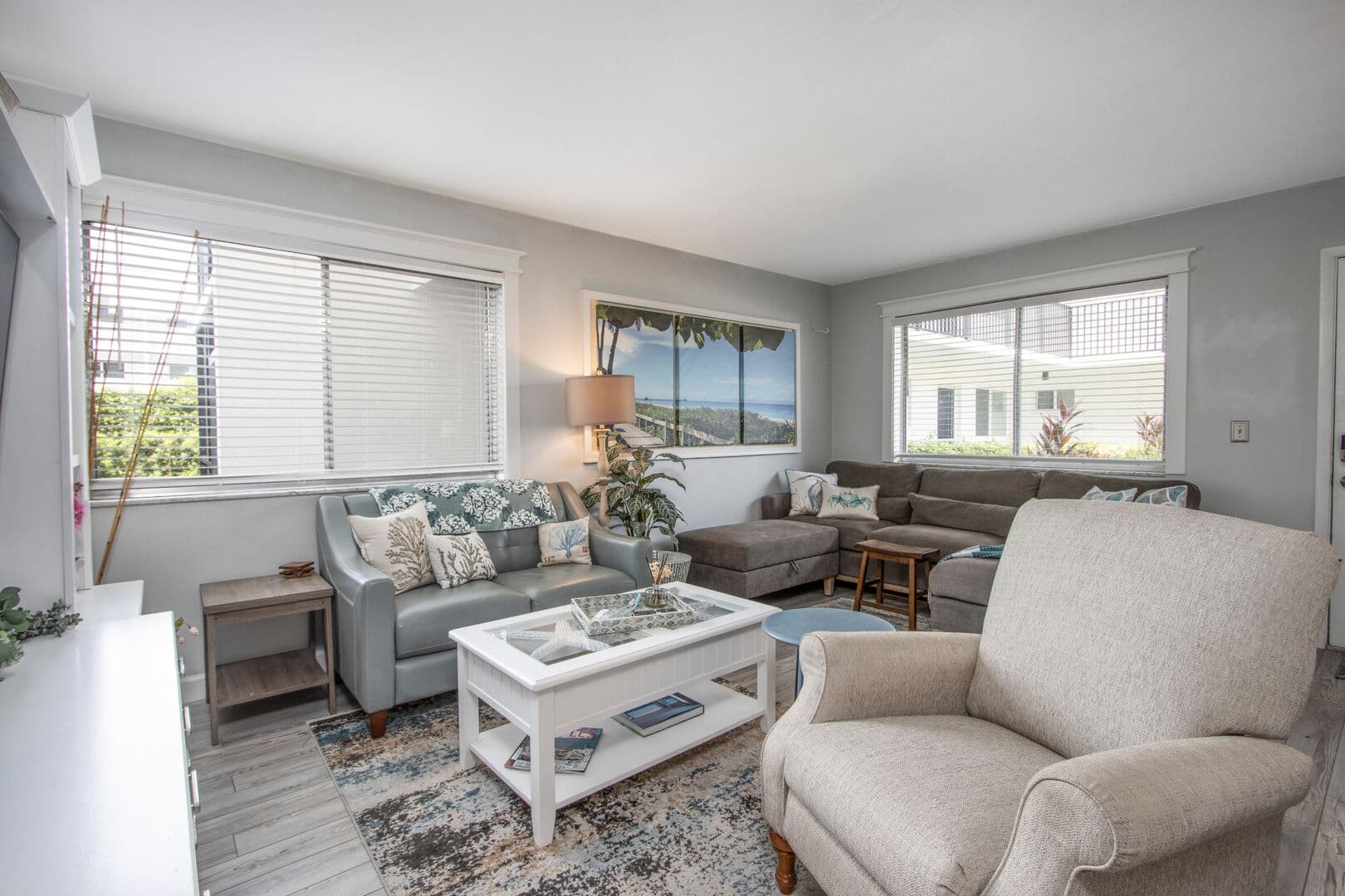 ON CG 112 - 766 Central Avenue #112