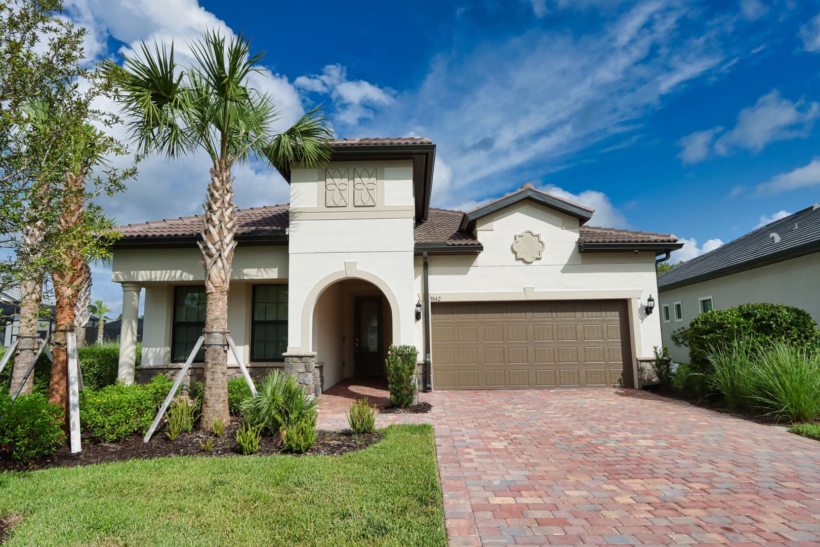 H GH 9842 - 9842 Everglades Drive