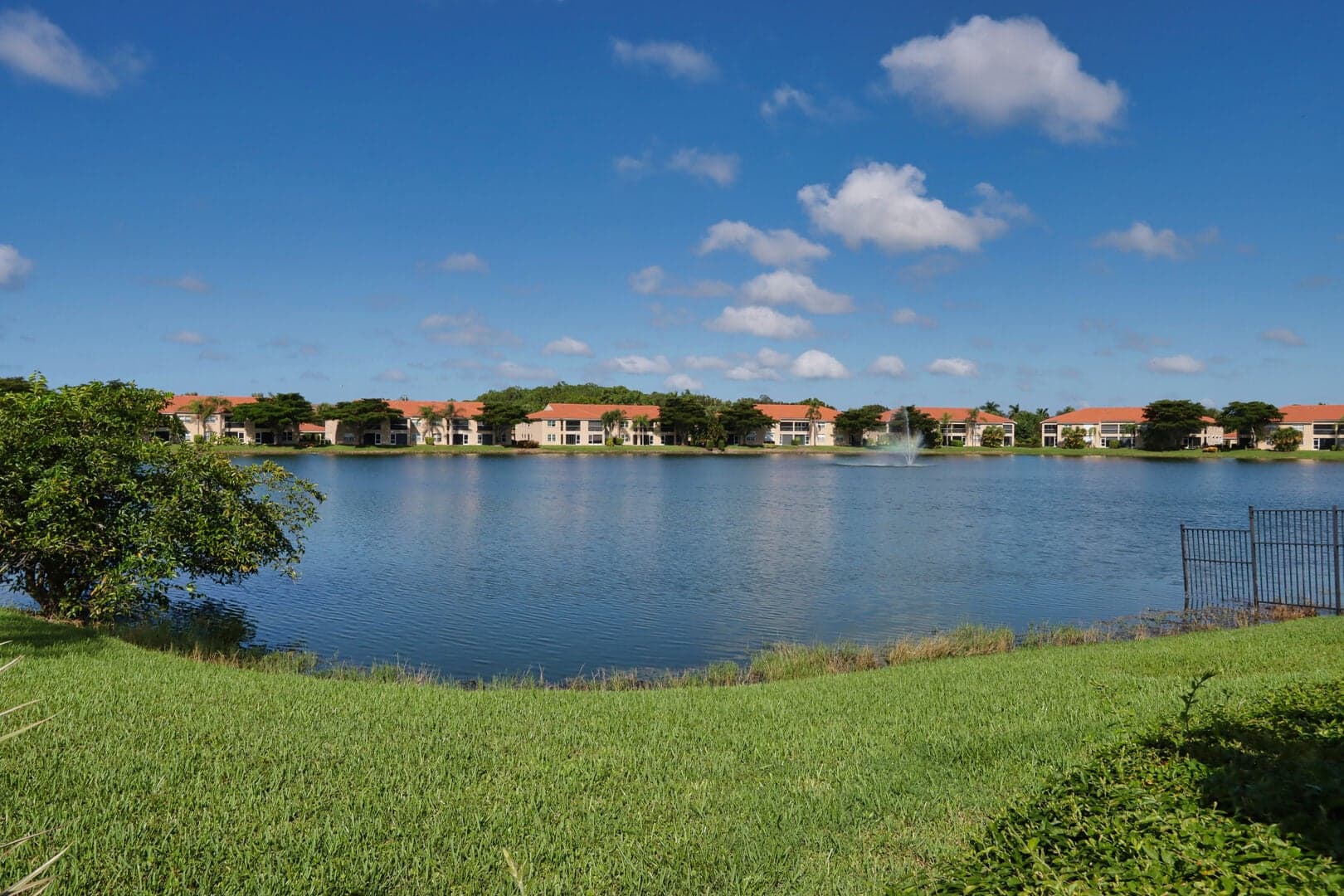 HL 9-204 - 6544 Huntington Lakes Circle #9-204