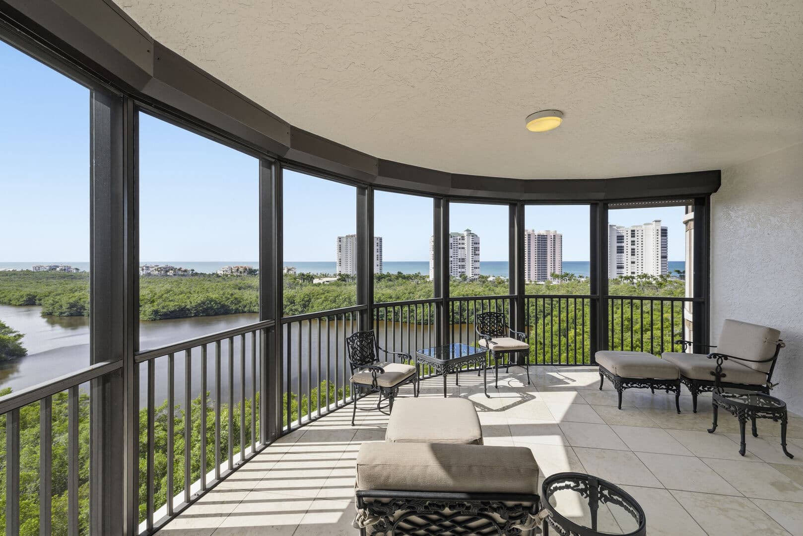 BC MRQ 901 - 8990 Bay Colony Drive #901