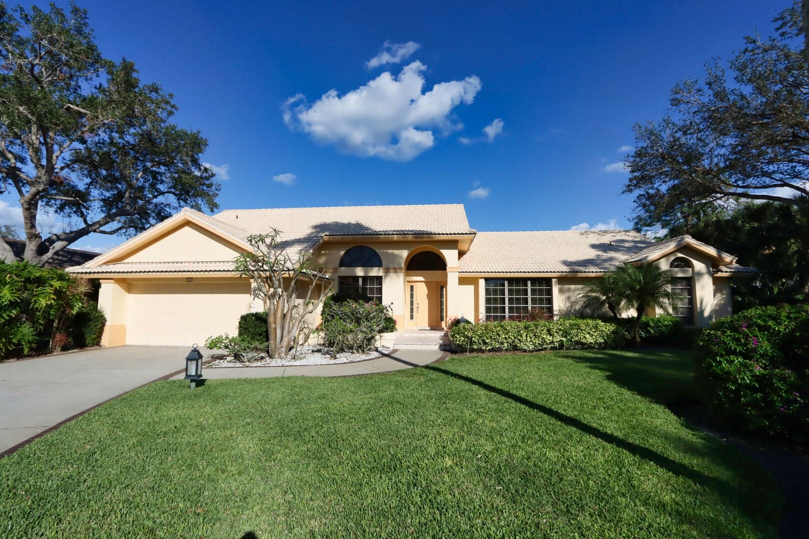 H BB 3936 - Seasonal - 3936 Woodlake Dr.-Bonita Bay photo 2