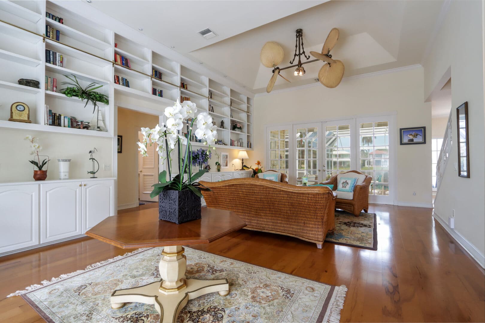 H ON 590 - 590 East Lake Dr. - House in Olde Naples photo 3