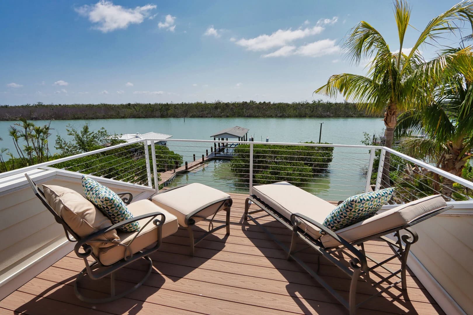 Dolphin Cove Main House photo 2