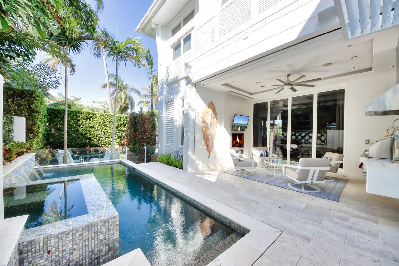 H ON 675 - 675 2nd Street S - House in Olde Naples photo 3