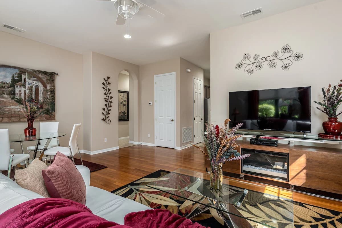 H ART VHE 1325 - 1325 Oceania Drive N. photo 5